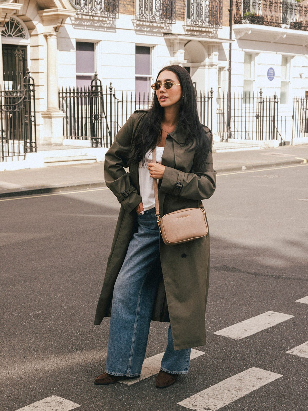 24/7 Crossbody Taupe