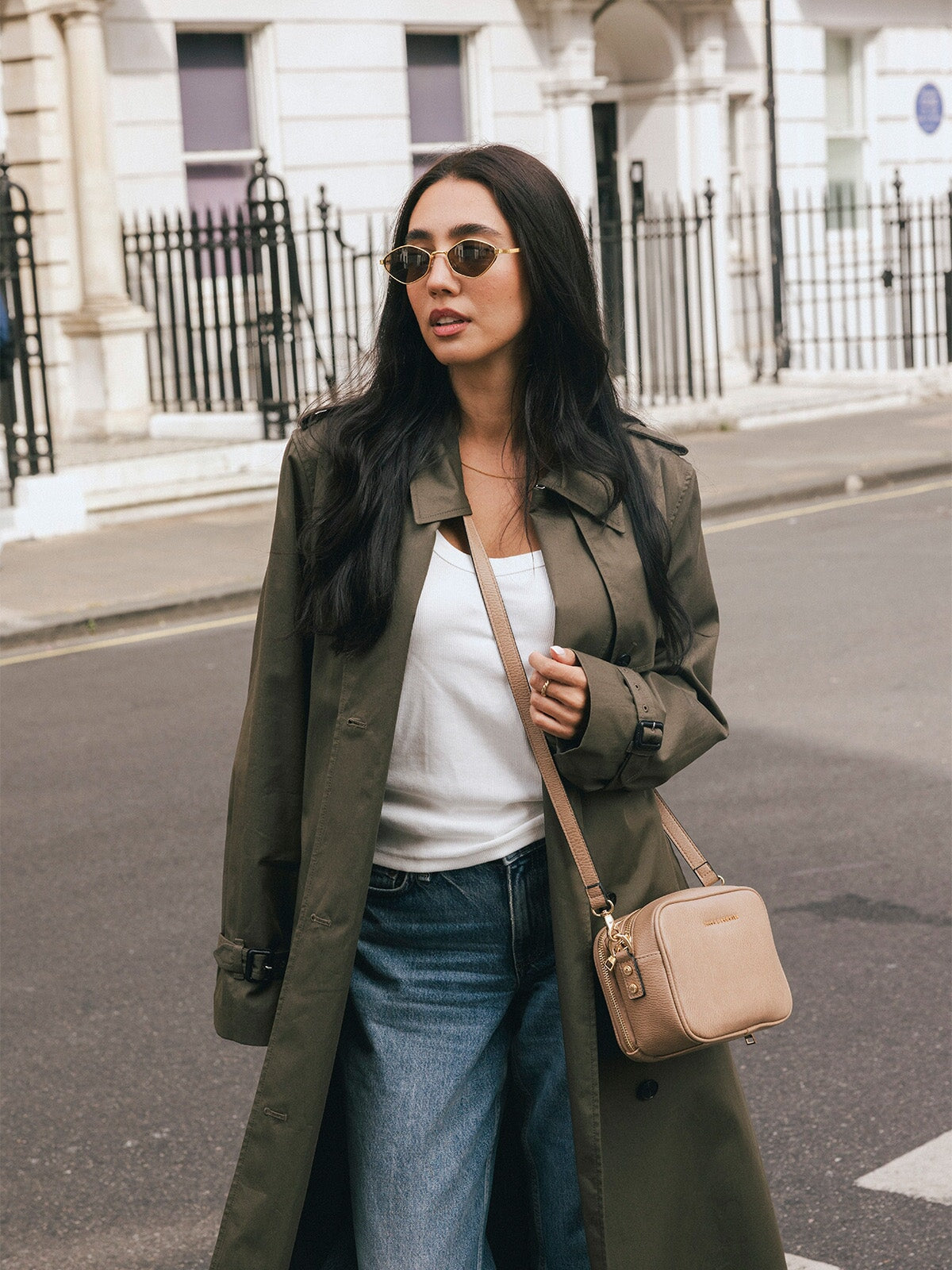 24/7 Crossbody Taupe