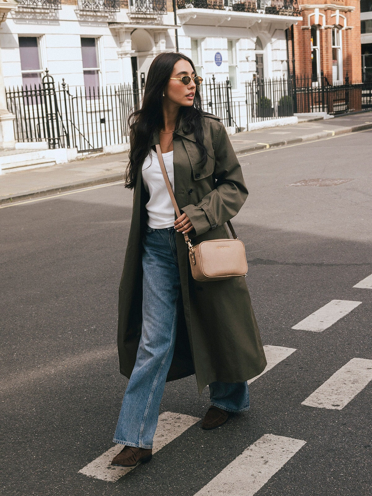 24/7 Crossbody Taupe