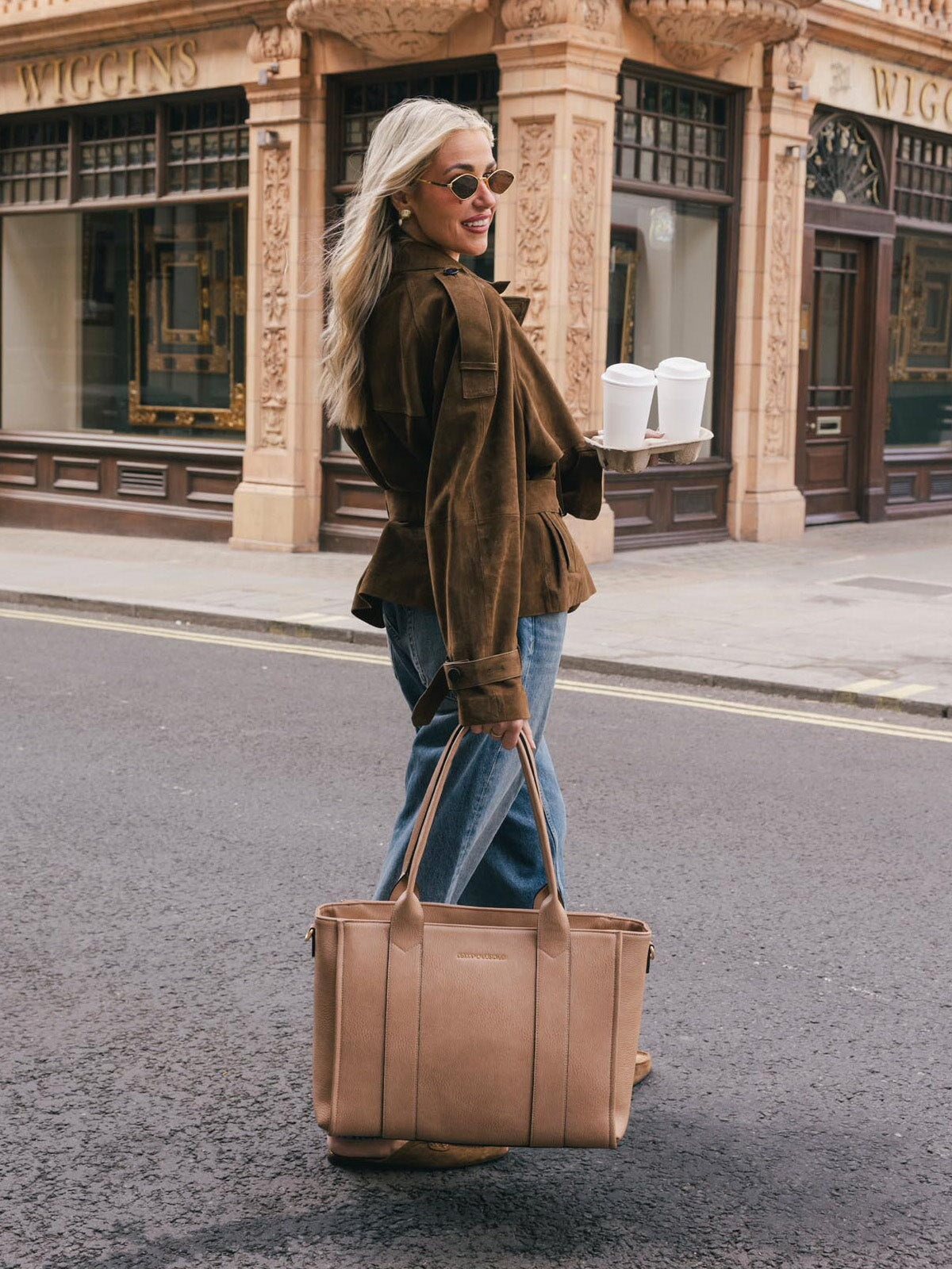 Multitasker Taupe